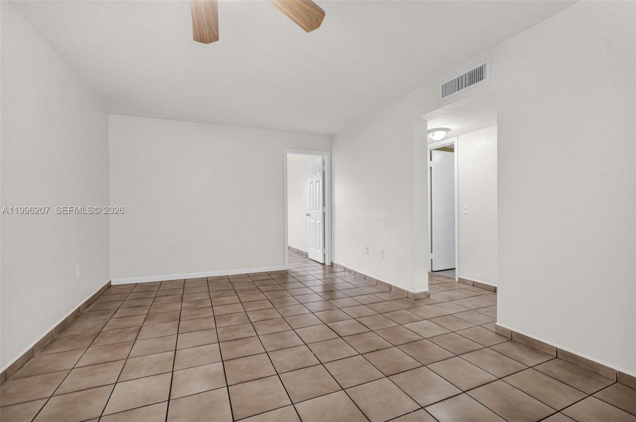 4655 Palm Ave , Unit 205, Hialeah, FL 33012 Photo