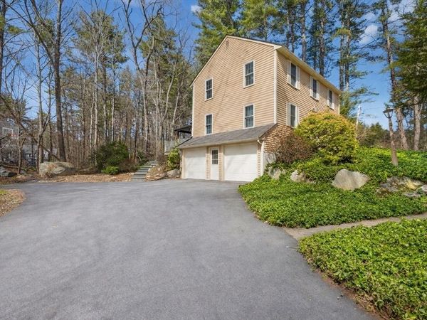 40 W Elm St, Hopkinton, MA 01748