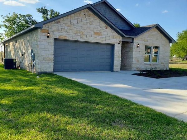 121 Spanish Oak TRL, Cameron, TX 76520