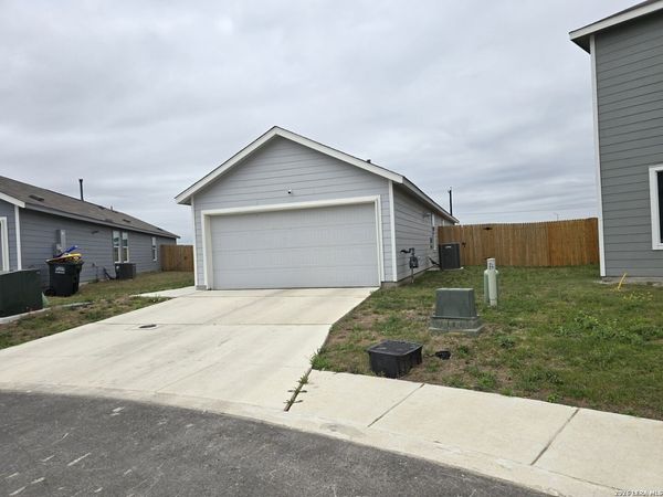 11602 Dog Rose, Converse, TX 78109