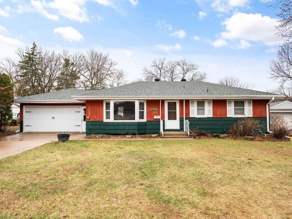 6140 Rainbow Drive NE, Fridley, MN 55432