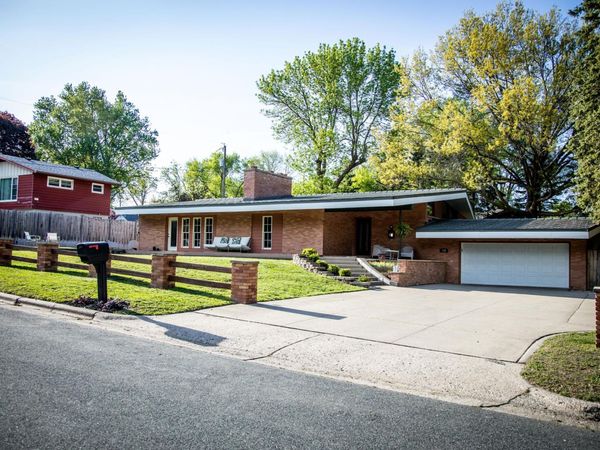 130 Fairlawn Avenue E, Winsted, MN 55395
