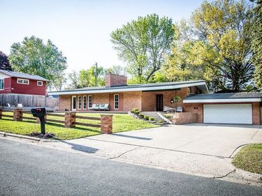 130 Fairlawn Avenue E, Winsted, MN 55395