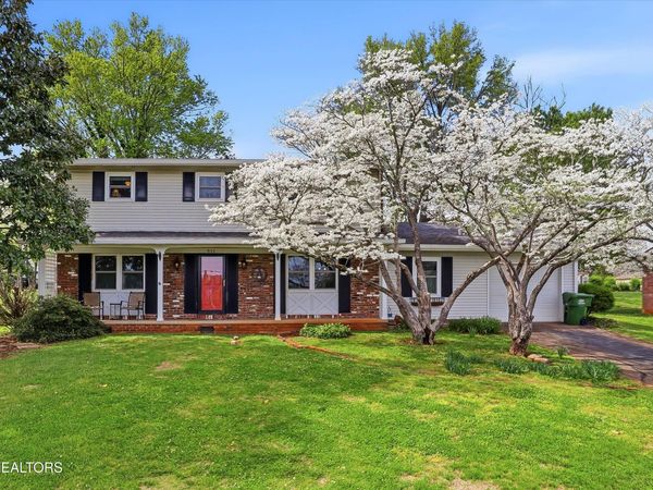 911 Willow Drive, Maryville, TN 37803