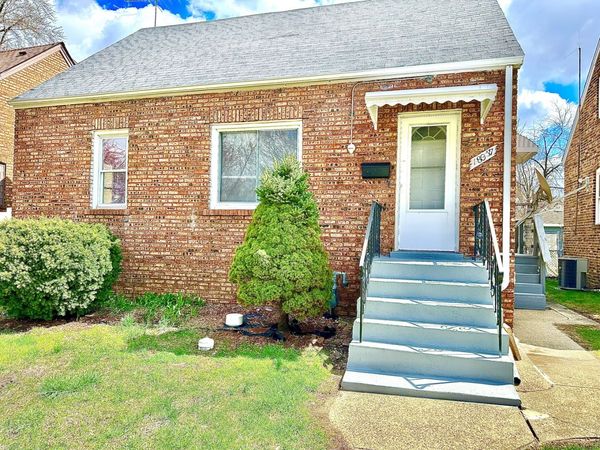 18037 Ridgewood Avenue , Lansing, IL 60438