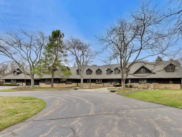 82 Hawley Woods Road, Barrington Hills, IL 60010