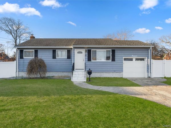 14 Platt Avenue, West Babylon, NY 11704