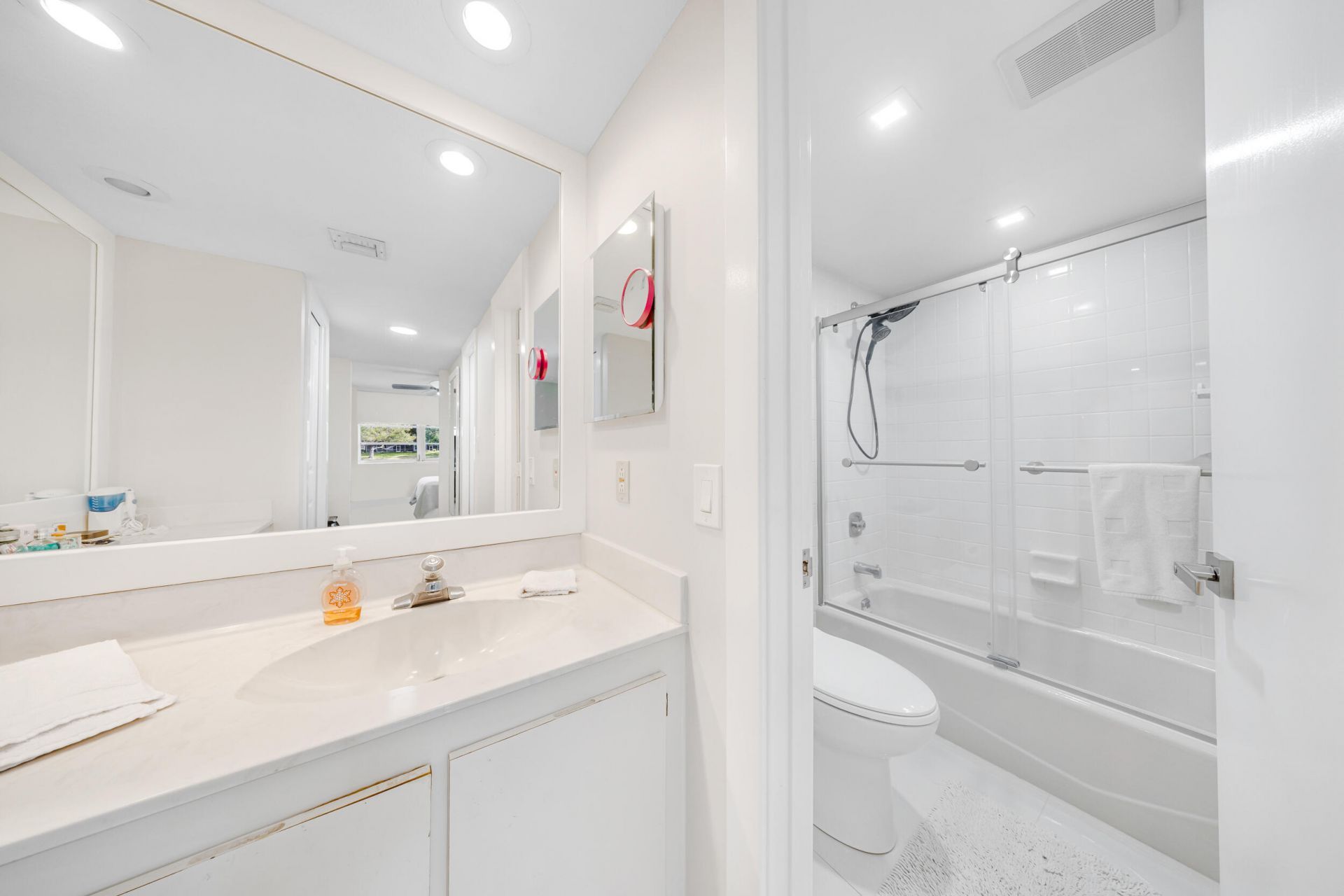 4261 W Palm Aire Drive, Unit 204, Pompano Beach, FL 33069 Photo
