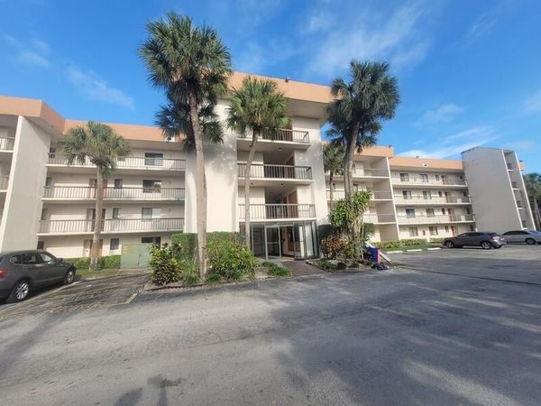 5917 Via Vermilya, Unit 206, Lake Worth, FL 33462