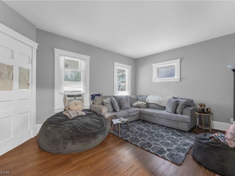 3047 W 105th Street, Cleveland, OH 44111 Photo 2