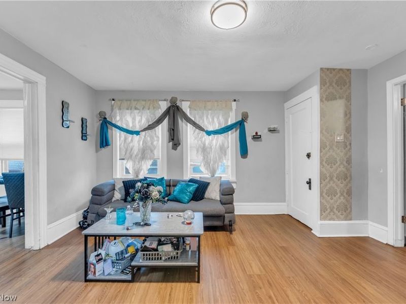 3047 W 105th Street, Cleveland, OH 44111 Photo 5