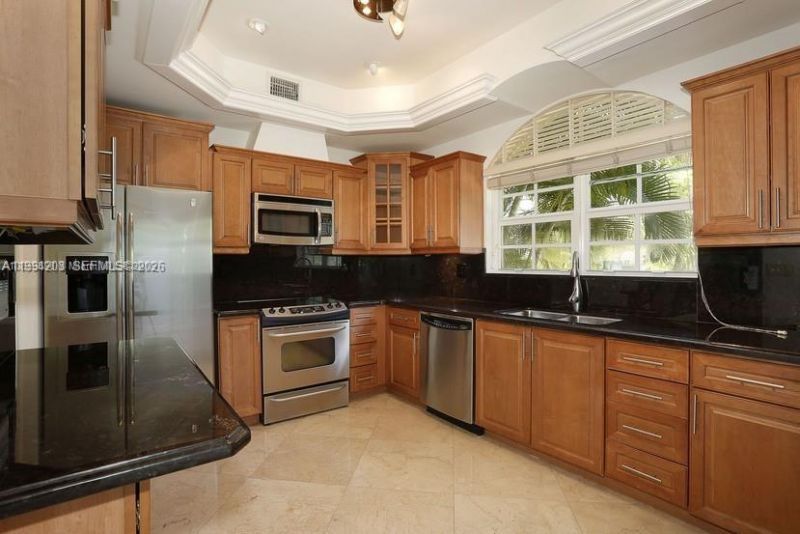 592 Fernwood Rd, Unit B, Key Biscayne, FL 33149 Photo