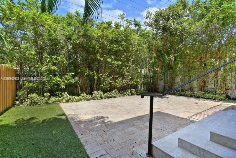 592 Fernwood Rd, Unit B, Key Biscayne, FL 33149 Photo
