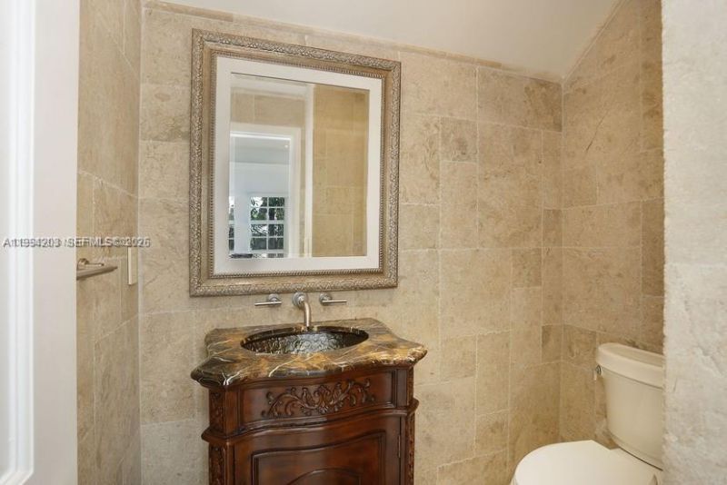 592 Fernwood Rd, Unit B, Key Biscayne, FL 33149 Photo