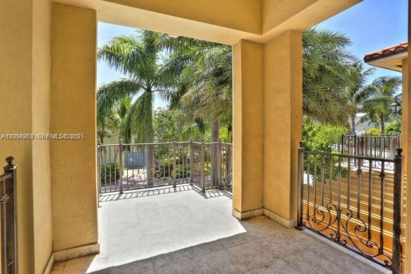 592 Fernwood Rd, Unit B, Key Biscayne, FL 33149 Photo