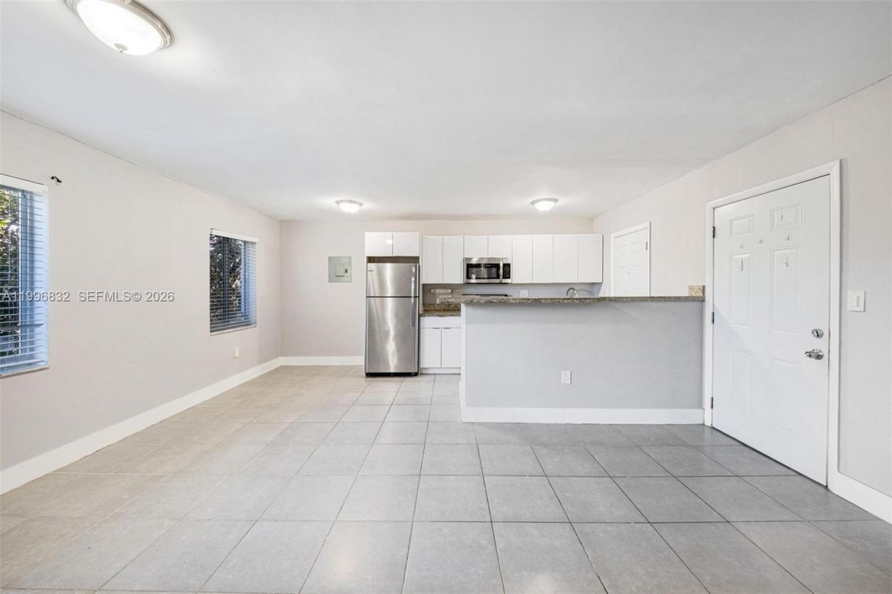 1960 NE 161st St , Unit 105, North Miami Beach, FL 33162 Photo