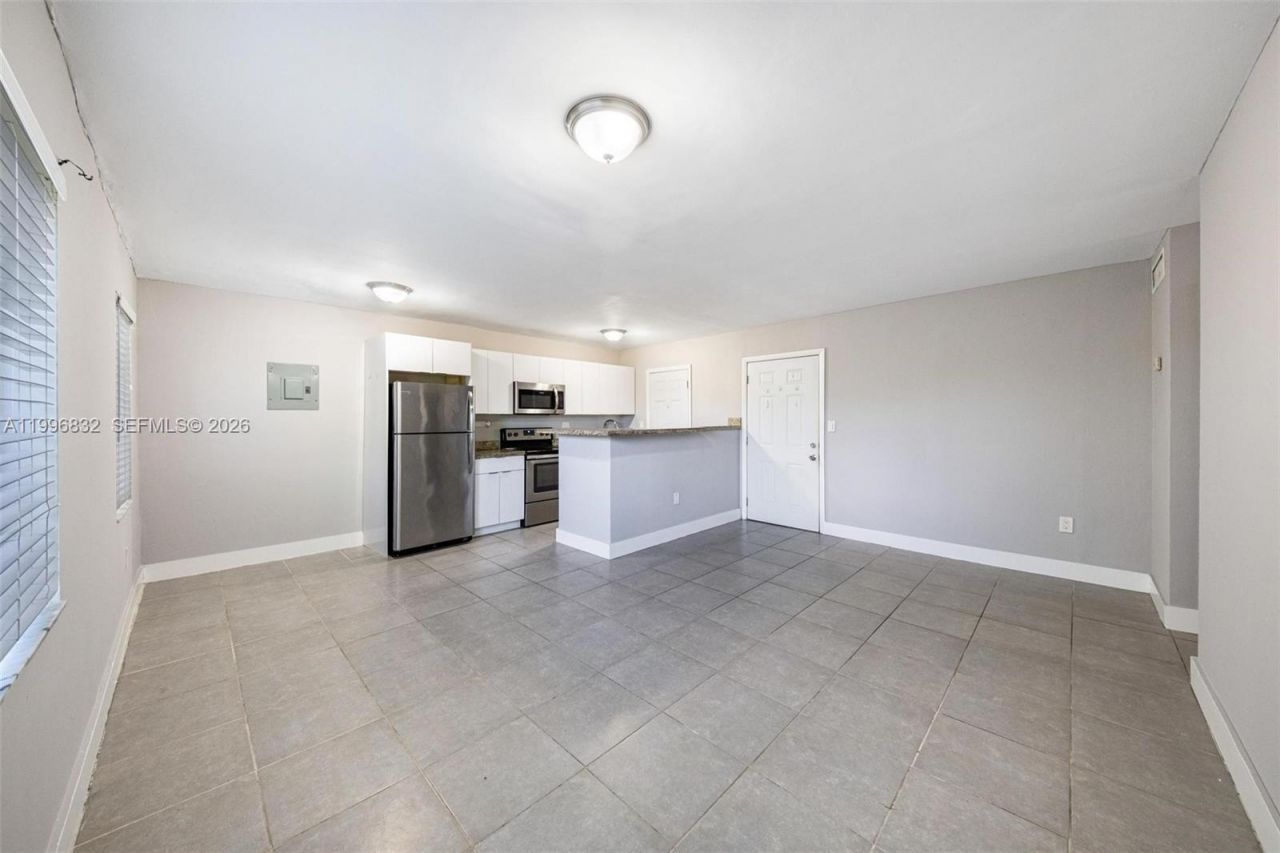 1960 NE 161st St , Unit 105, North Miami Beach, FL 33162 Photo