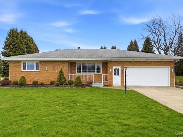 7359 Sisson Highway , Hamburg, NY 14075