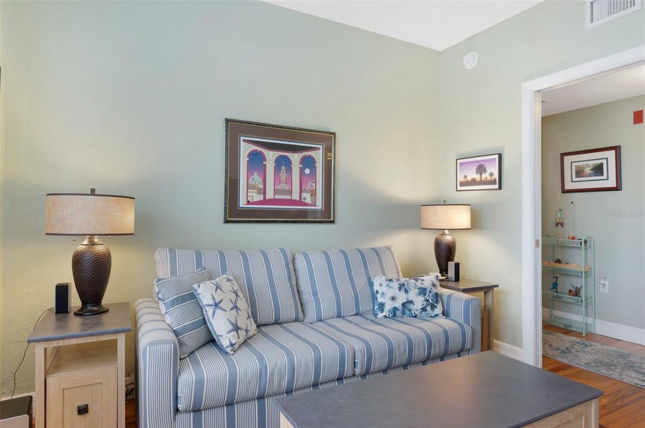 219 4th Avenue N, Unit 202, Saint Petersburg, FL 33701 Photo