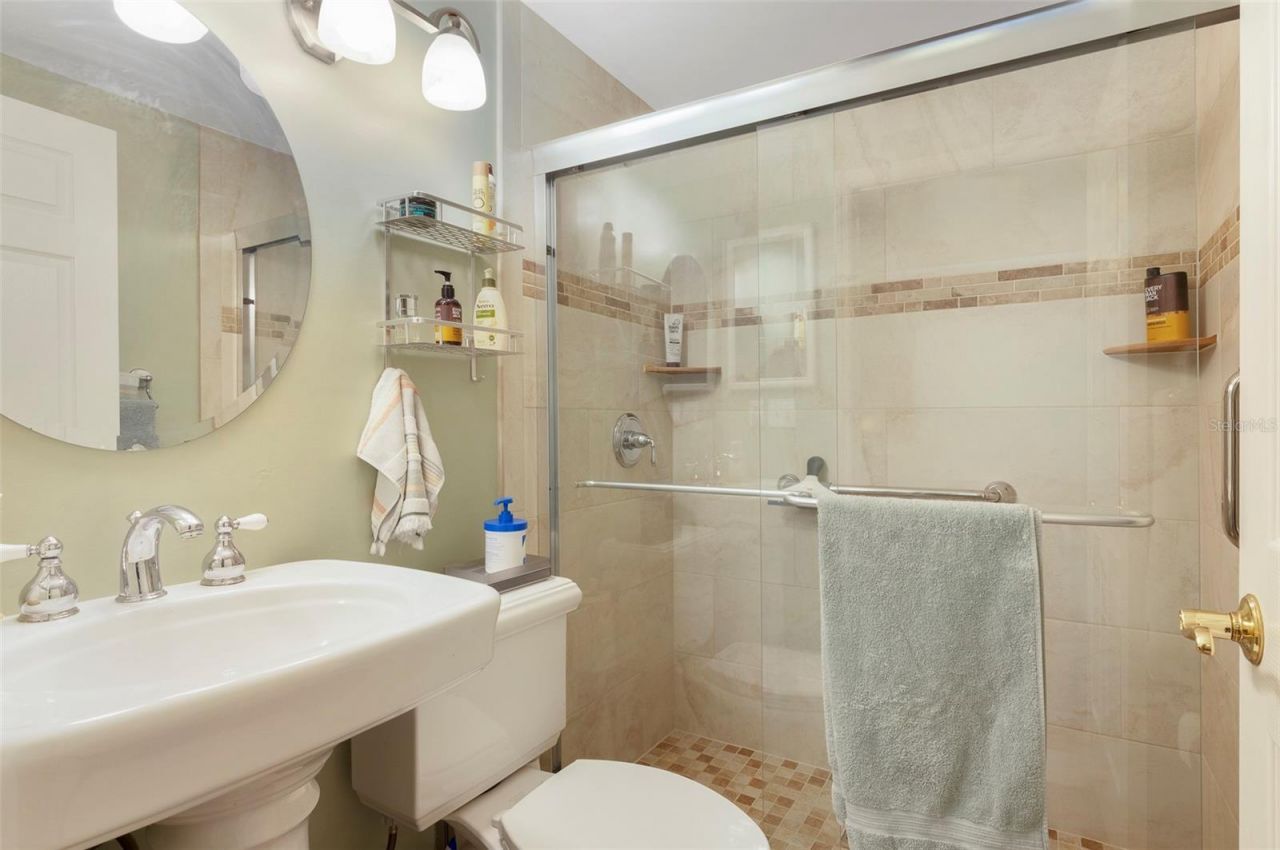219 4th Avenue N, Unit 202, Saint Petersburg, FL 33701 Photo