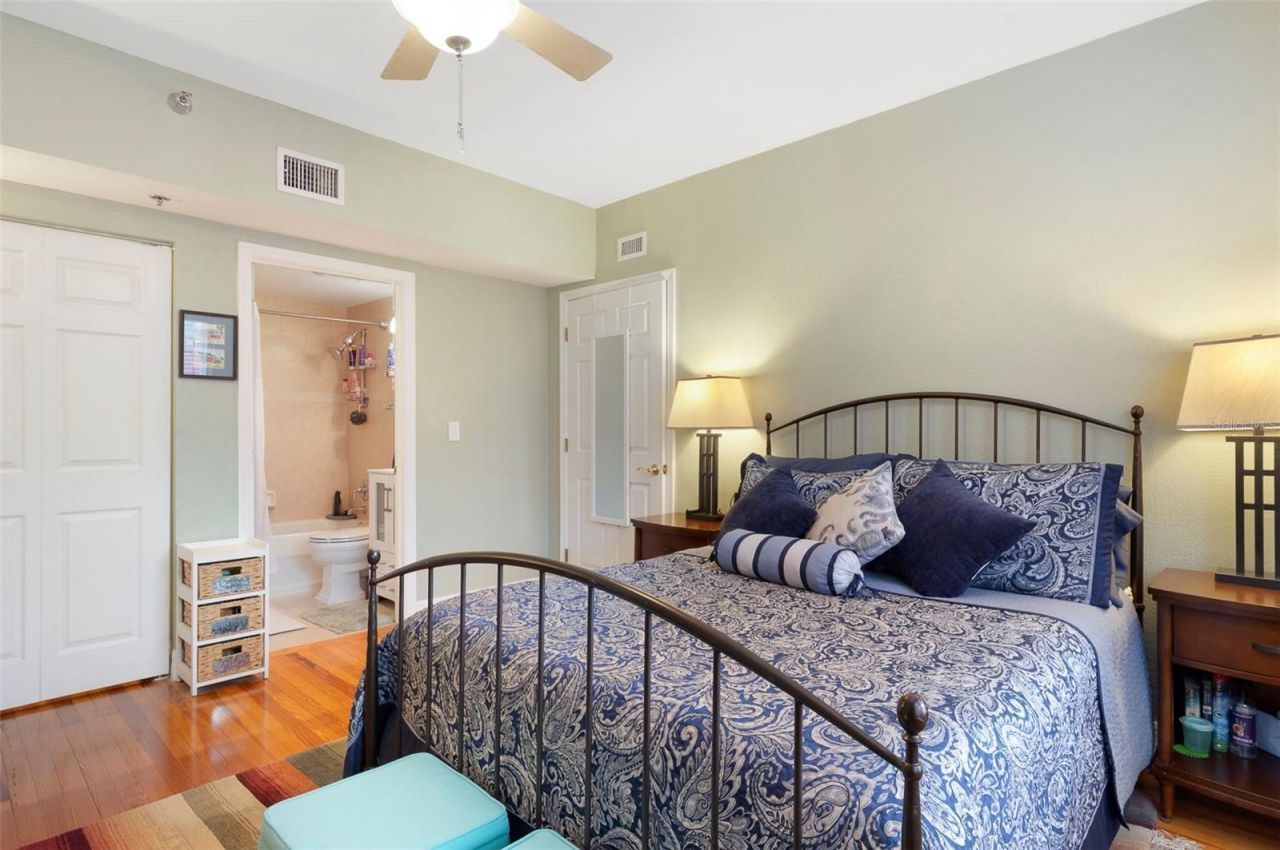 219 4th Avenue N, Unit 202, Saint Petersburg, FL 33701 Photo
