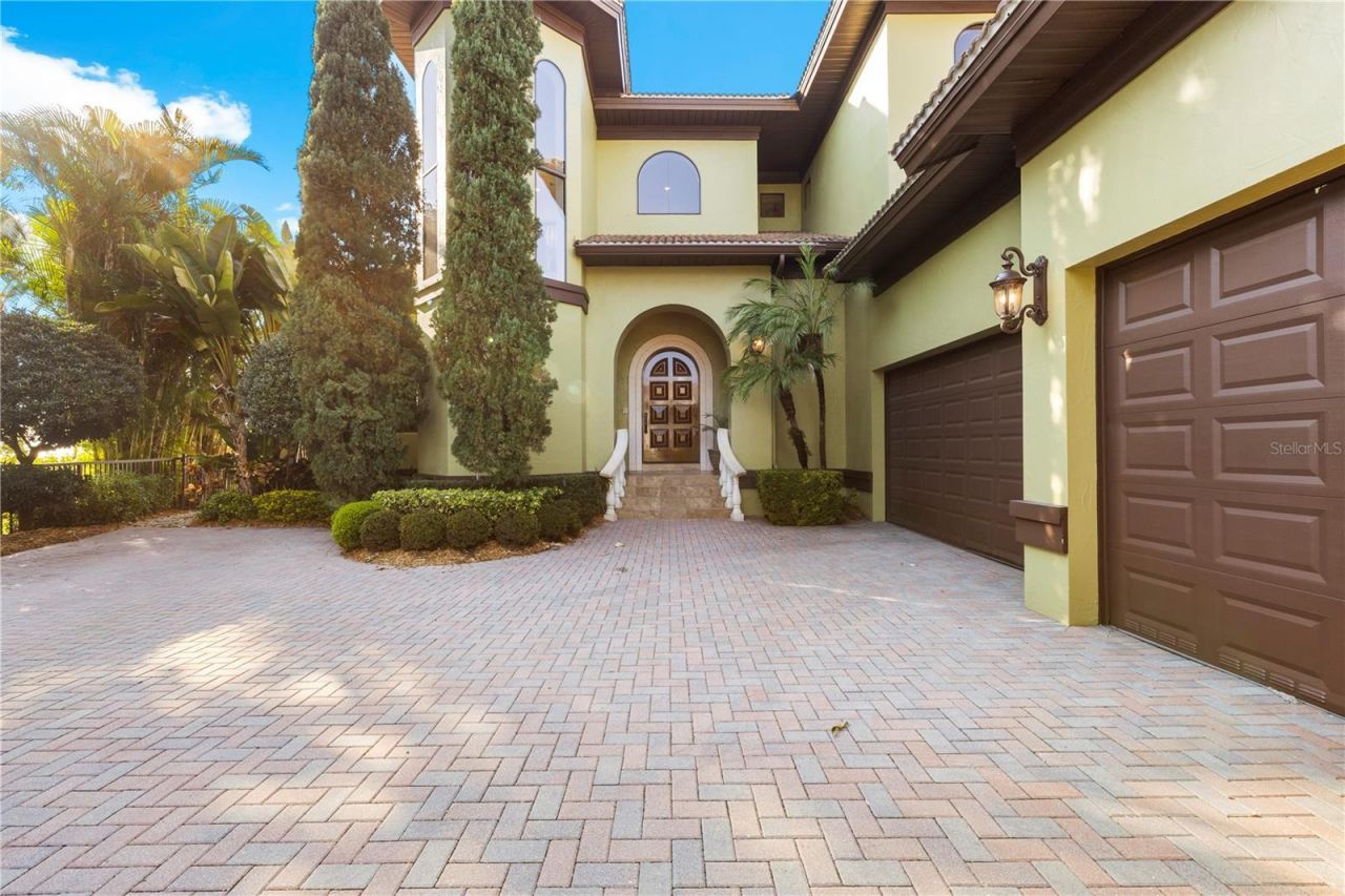 4128 Causeway Vista Drive, Tampa, FL 33615 Photo