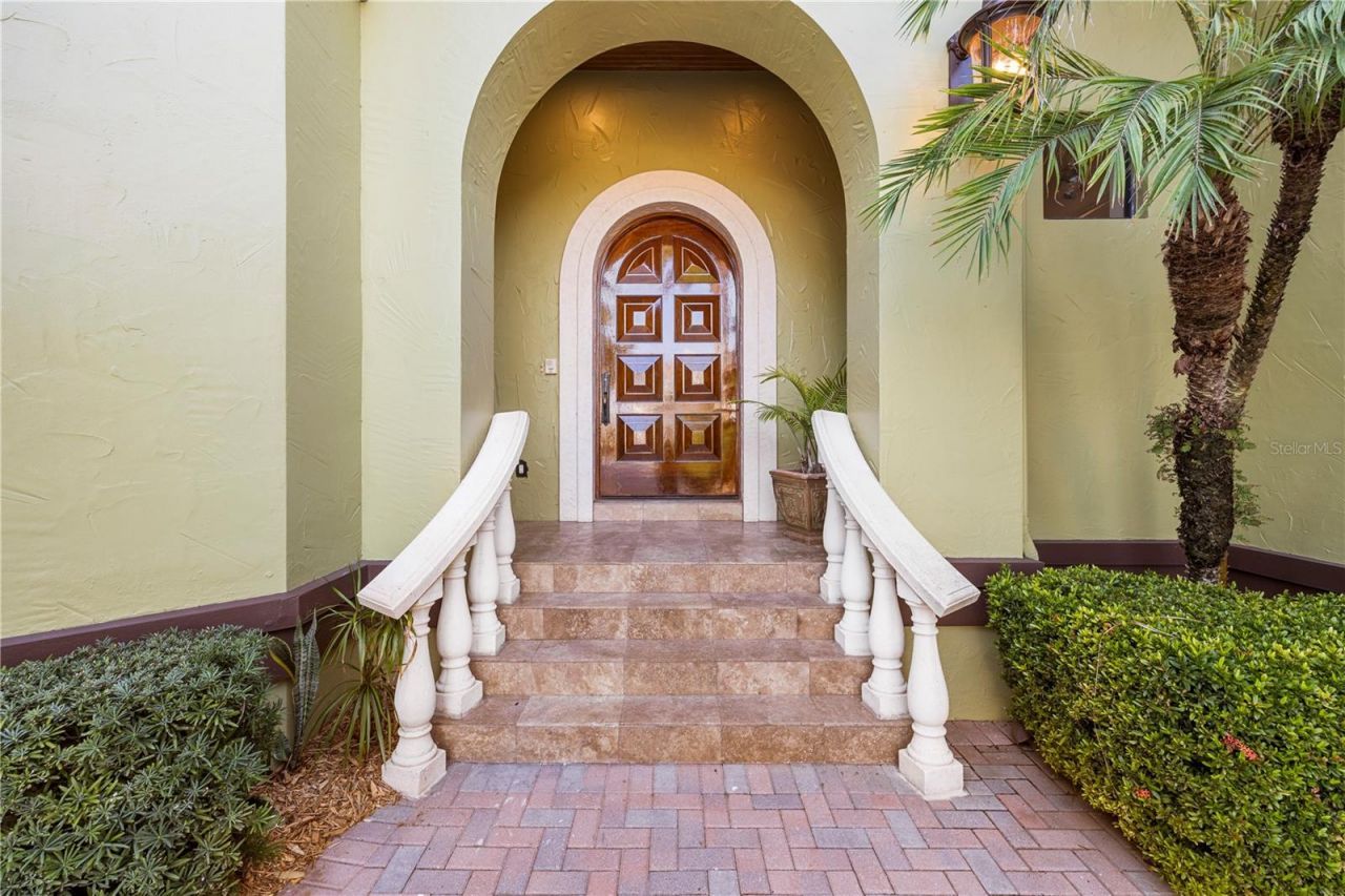 4128 Causeway Vista Drive, Tampa, FL 33615 Photo