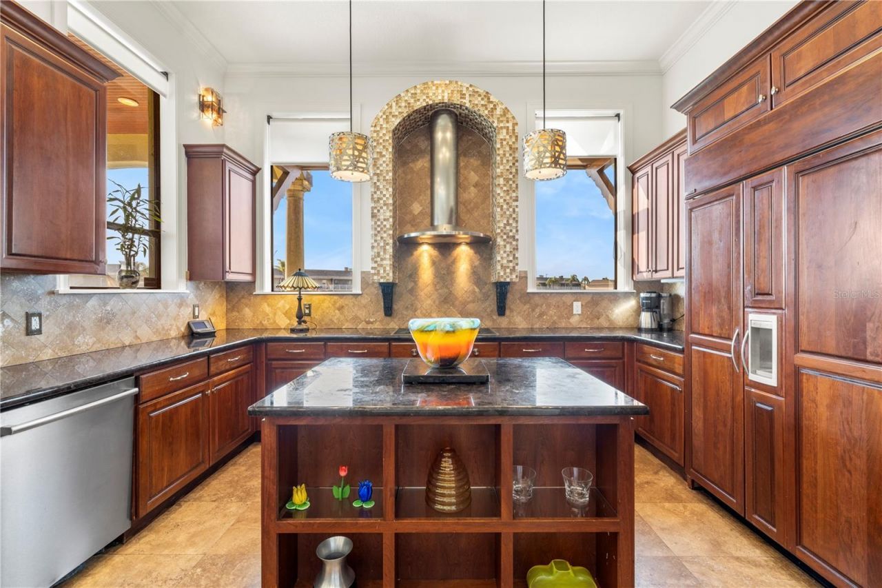 4128 Causeway Vista Drive, Tampa, FL 33615 Photo