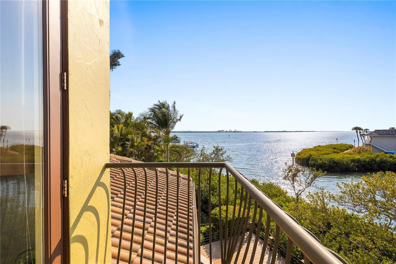 4128 Causeway Vista Drive, Tampa, FL 33615 Photo