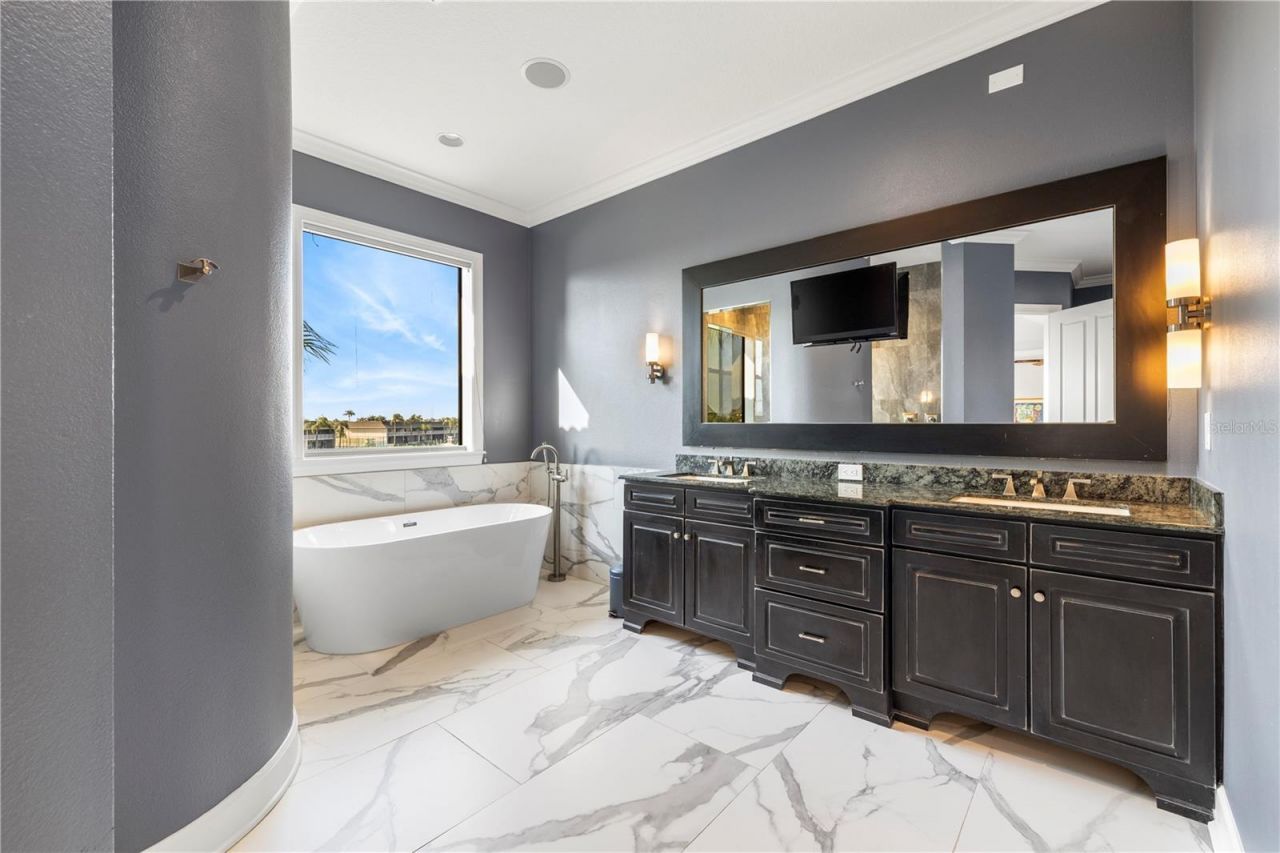 4128 Causeway Vista Drive, Tampa, FL 33615 Photo