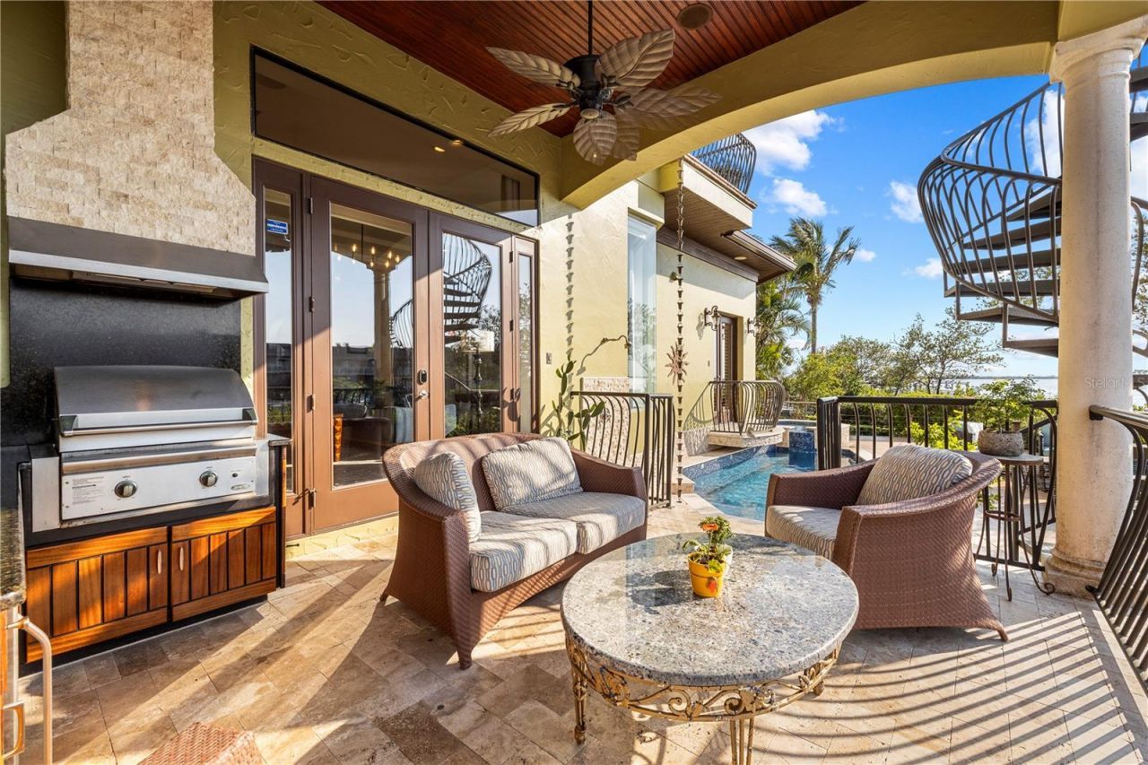 4128 Causeway Vista Drive, Tampa, FL 33615 Photo