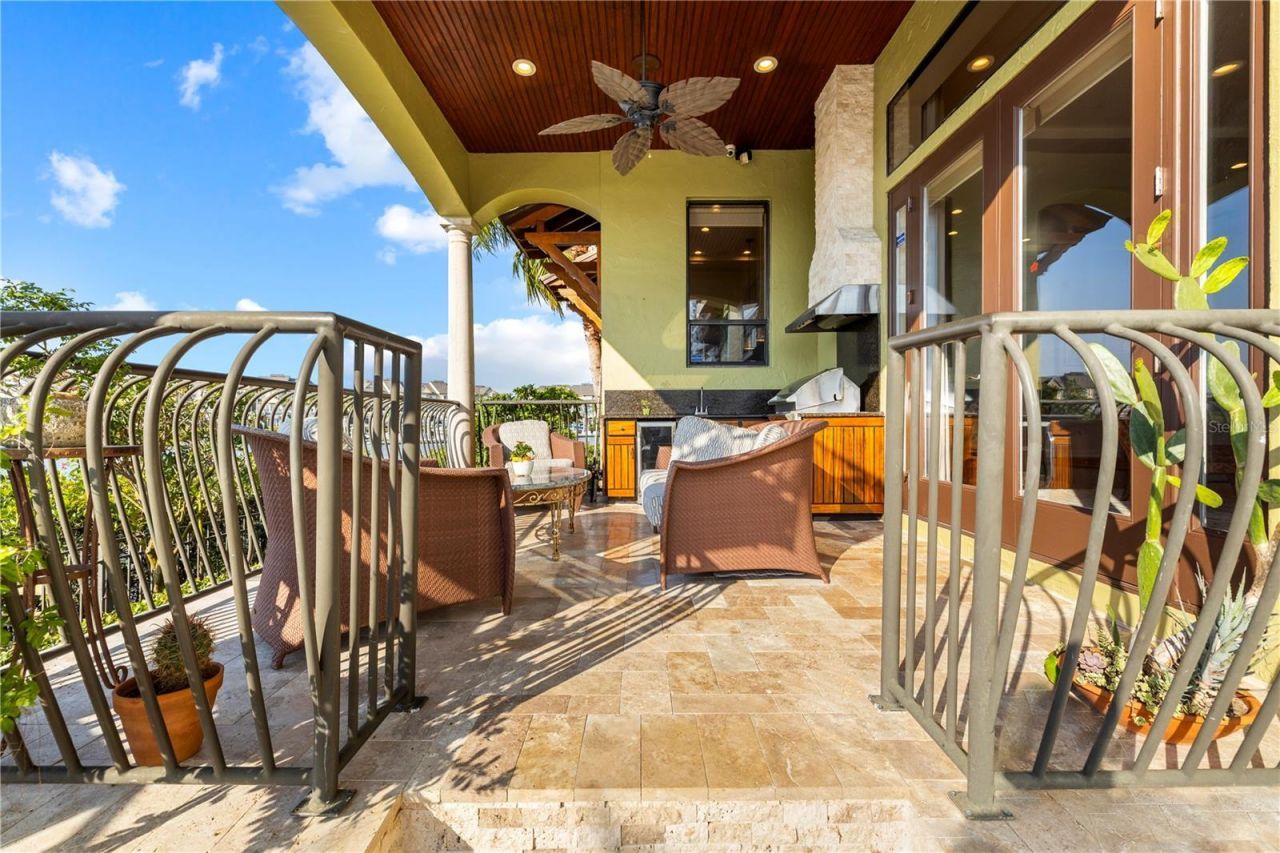 4128 Causeway Vista Drive, Tampa, FL 33615 Photo