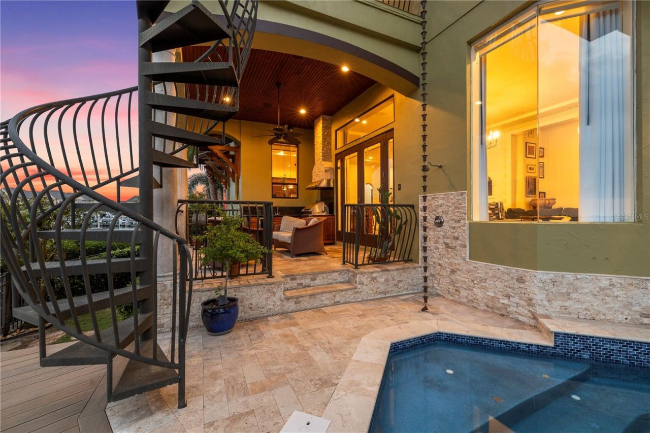 4128 Causeway Vista Drive, Tampa, FL 33615 Photo