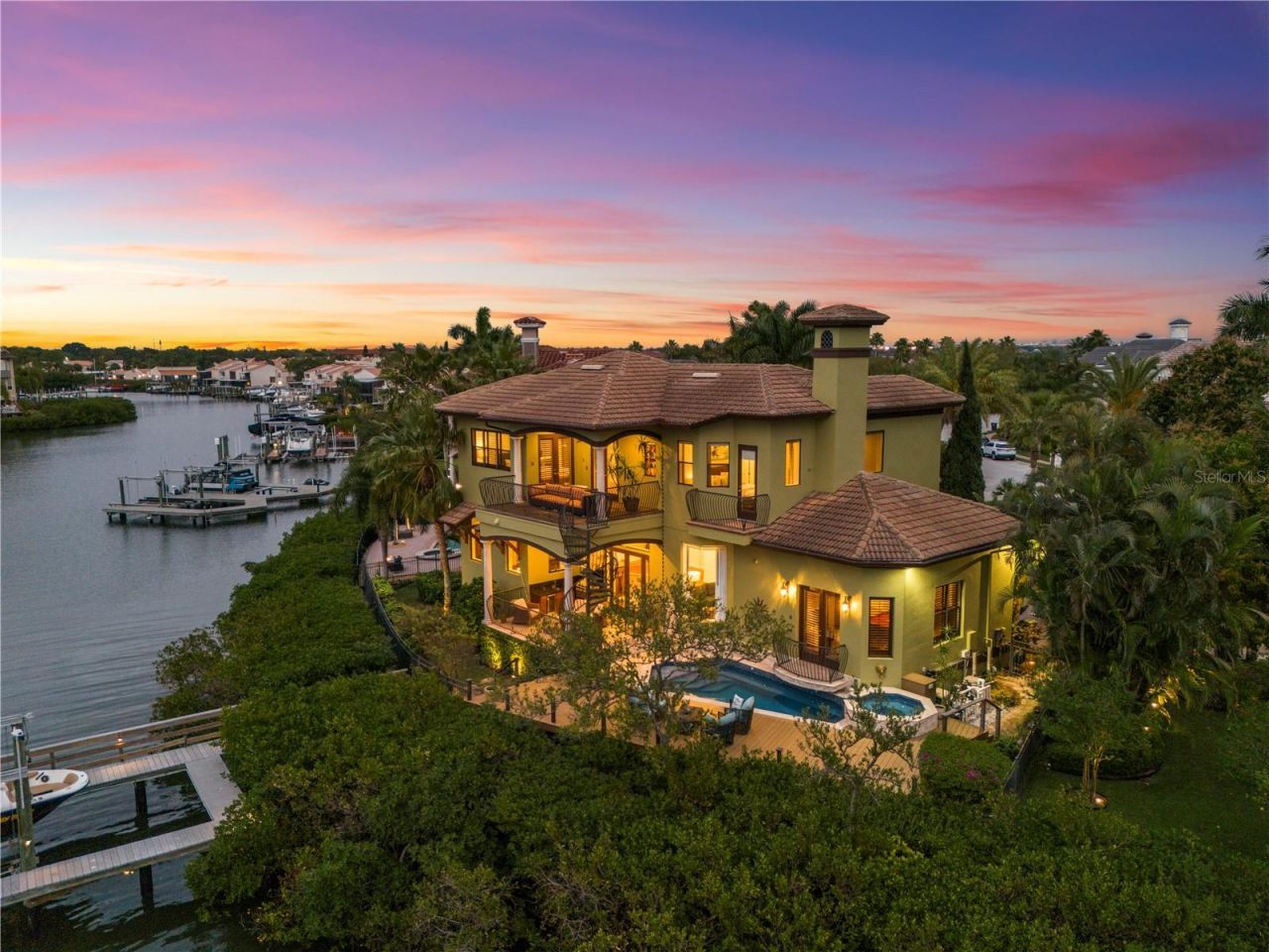 4128 Causeway Vista Drive, Tampa, FL 33615 Photo