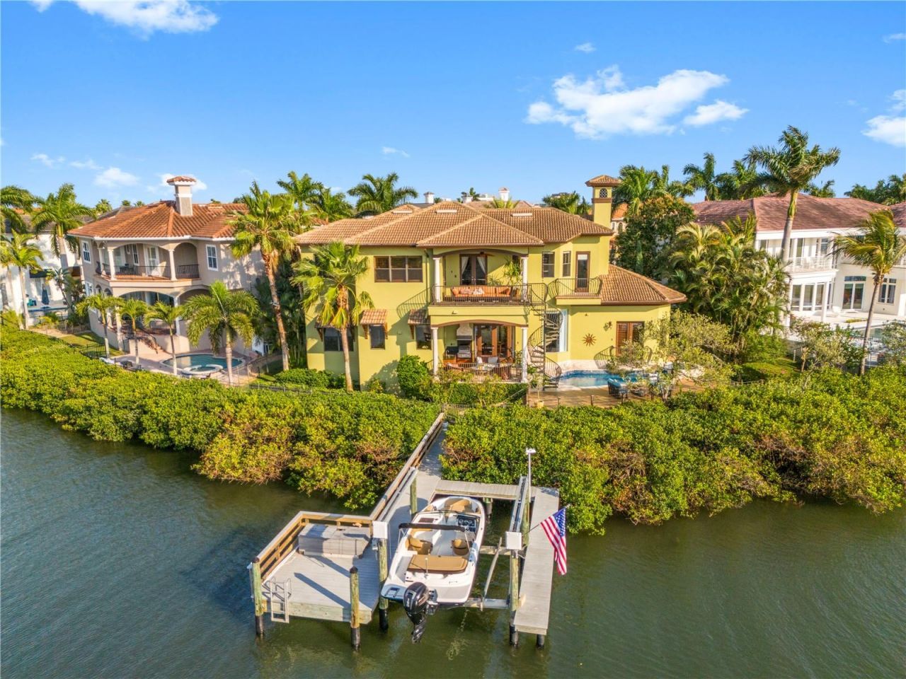 4128 Causeway Vista Drive, Tampa, FL 33615 Photo