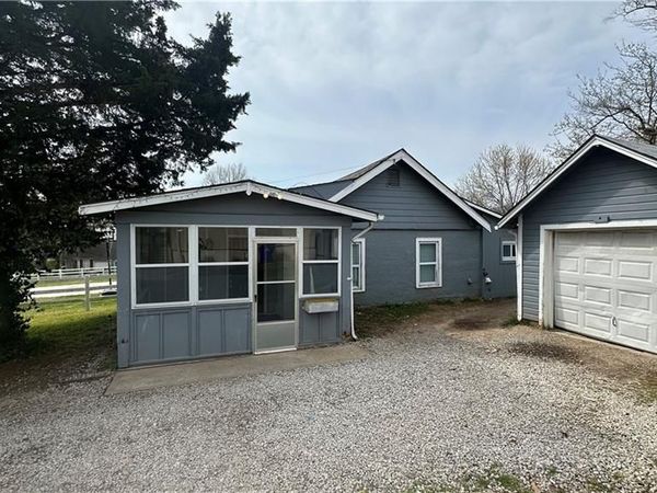 8014 Manning Street, Raytown, MO 64138