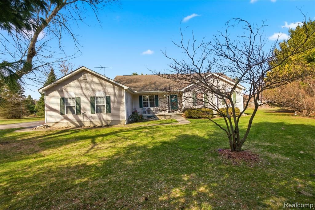 504 Overland Court, Oxford Township, MI 48371 Main Photo