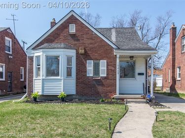 19469 Whitcomb Street, Detroit, MI 48235