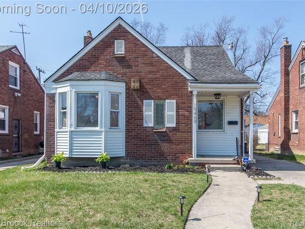 19469 Whitcomb Street, Detroit, MI 48235