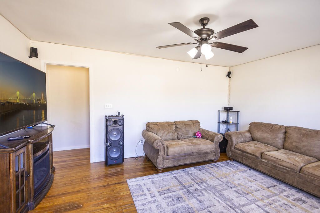 132 Franklin Street Photo 10