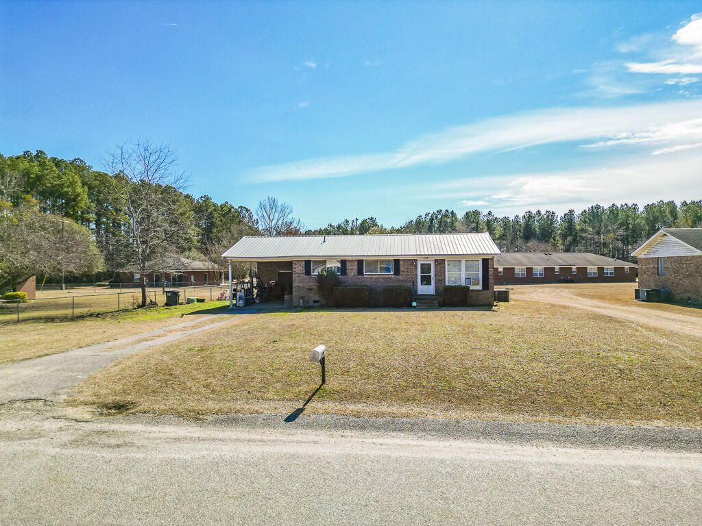 132 Franklin Street Photo 5