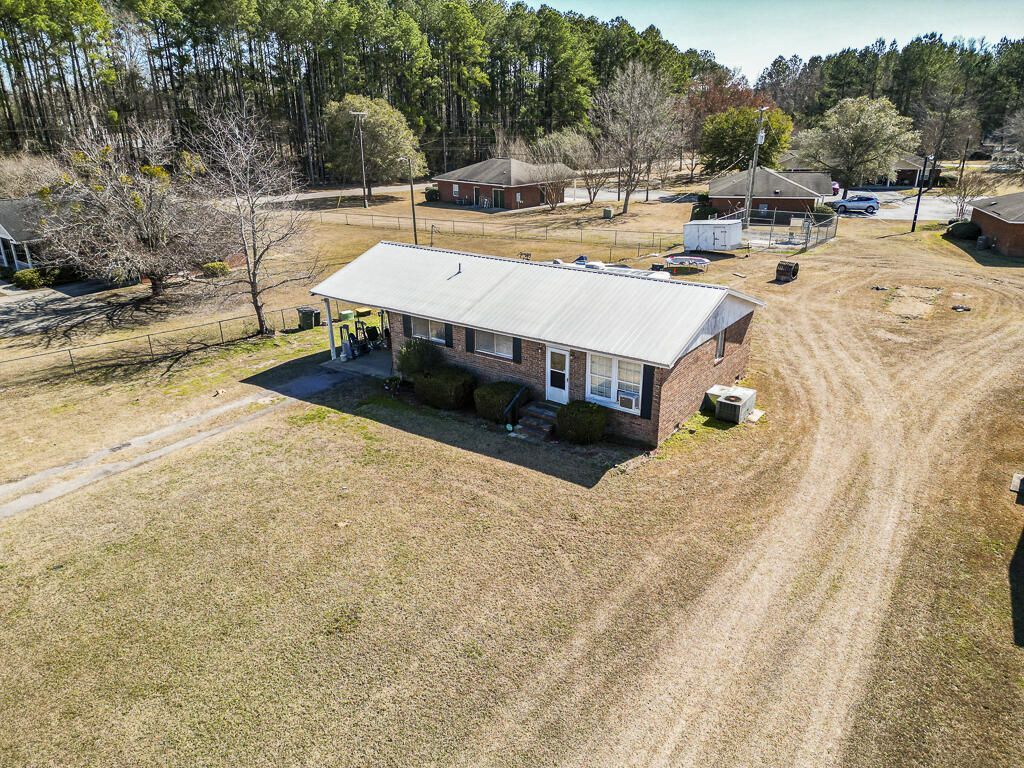 132 Franklin Street Photo 6