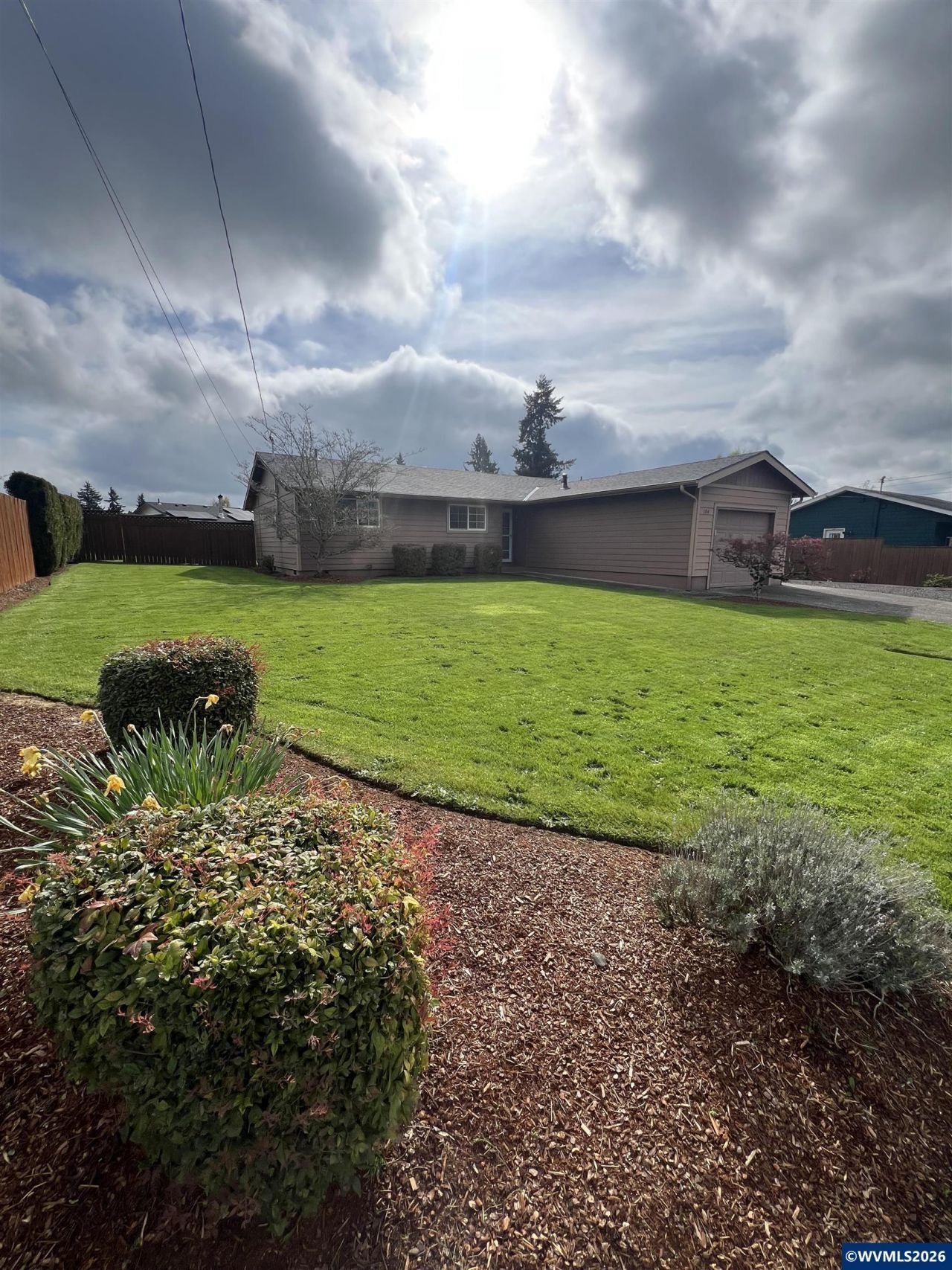 184 NW Douglas St, Dallas, OR 97338 Main Photo