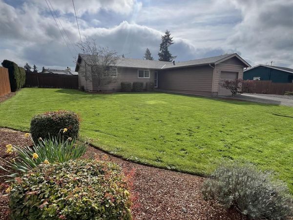 184 NW Douglas St, Dallas, OR 97338