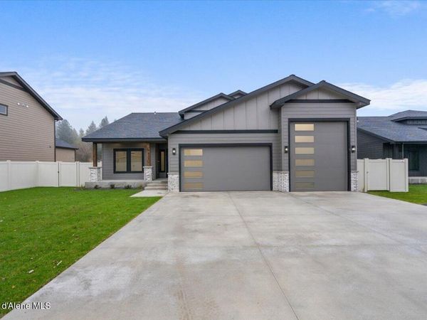 9337 N Secretariat LN , Hayden, ID 83835