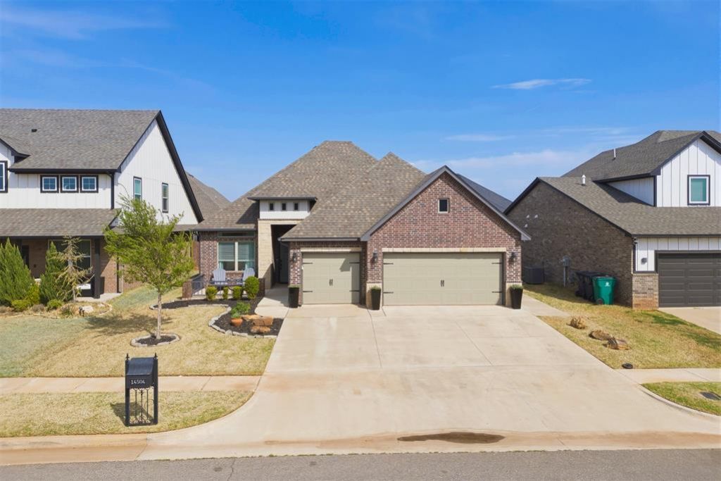 14504 Chambery Court, Yukon, OK 73099 Main Photo