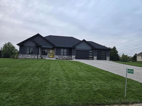 S64W22860 Garrett Dr, Vernon, WI 53189