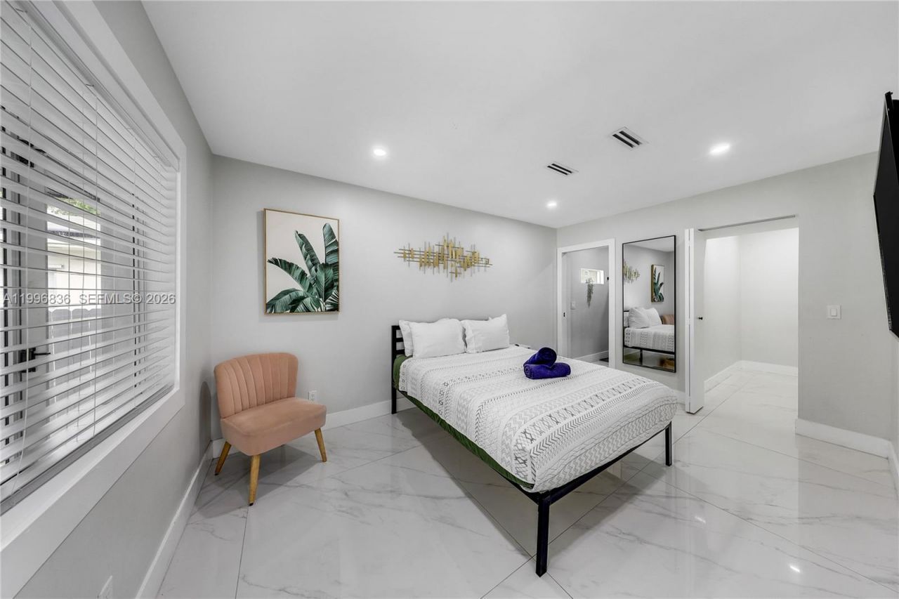 2612 SW 12th St, Unit Main, Miami, FL 33135 Photo