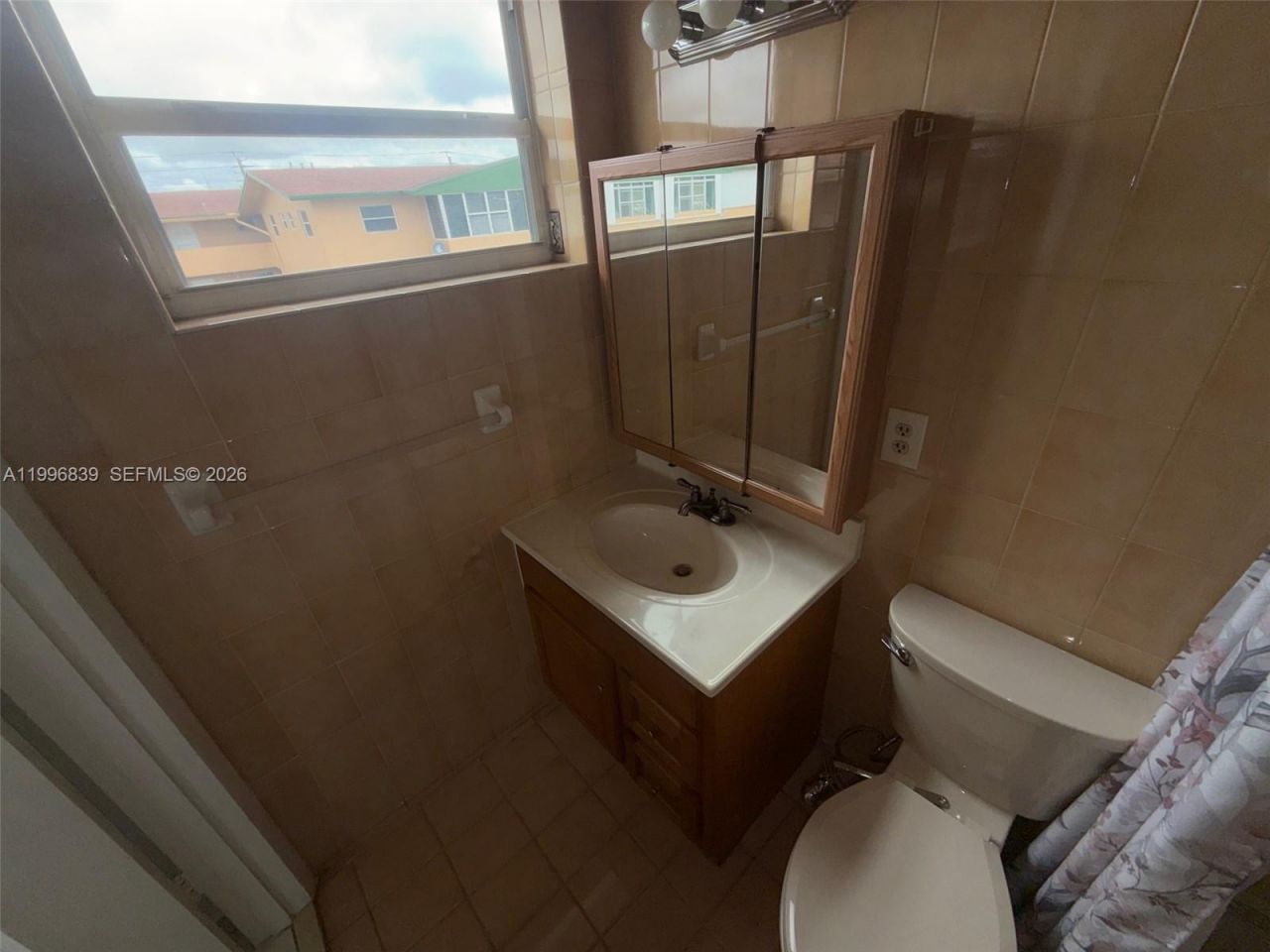 120 Royal Palm Rd , Unit 301, Hialeah Gardens, FL 33016 Photo