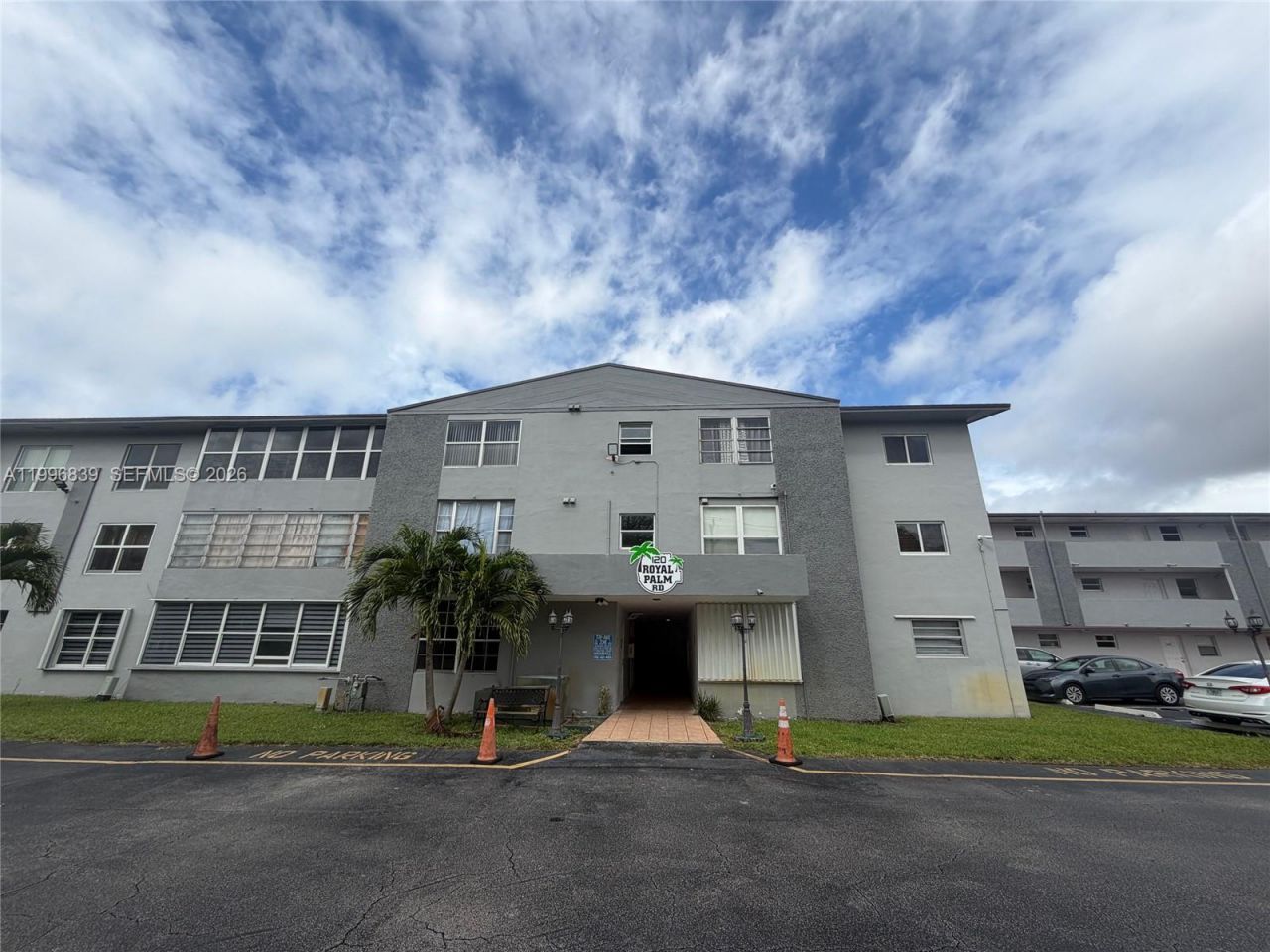 120 Royal Palm Rd , Unit 301, Hialeah Gardens, FL 33016 Photo
